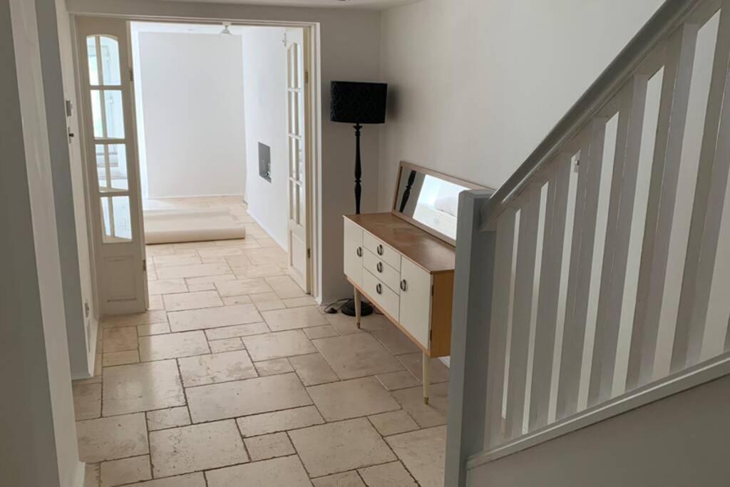 הוילה בקסטון Spacious With Spectacular Views And Private Garden מראה חיצוני תמונה
